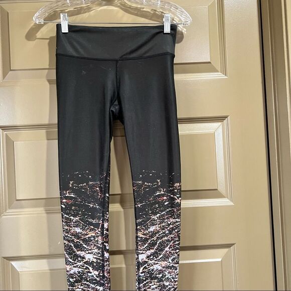 Alo Yoga Airbrush City Lights Leggings Size Small - Picture 4 of 7